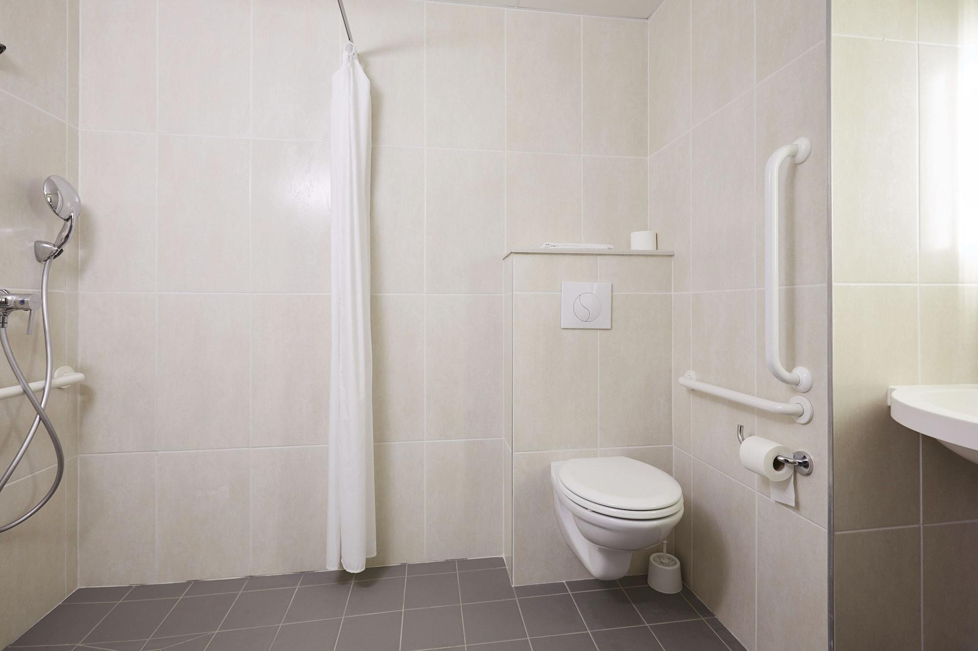 B&B Hotel Toulon La Seyne Sur Mer Luaran gambar