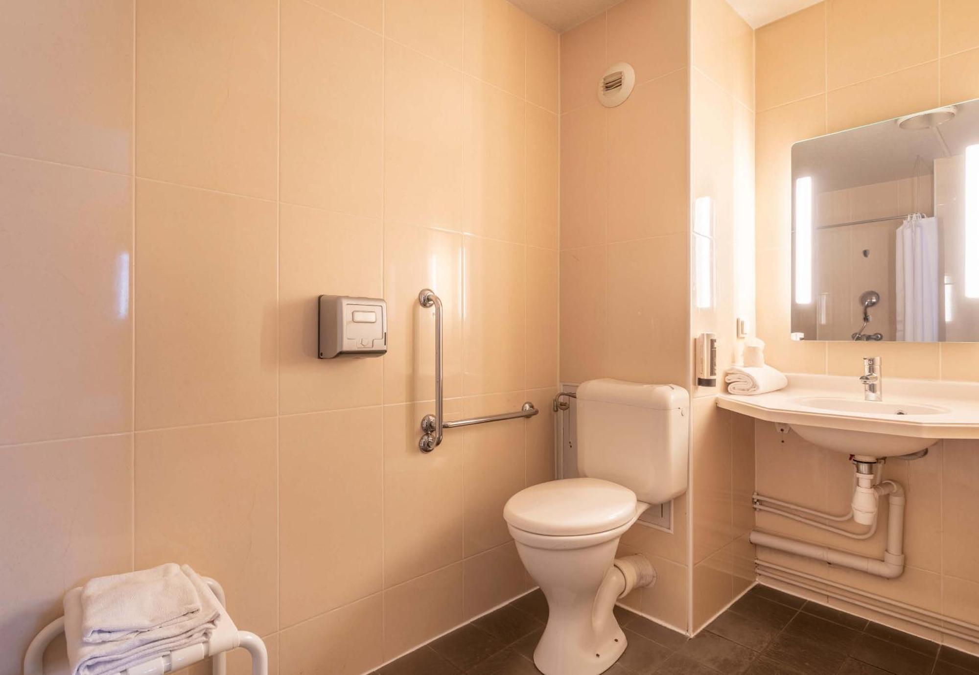 B&B Hotel Toulon La Seyne Sur Mer Luaran gambar